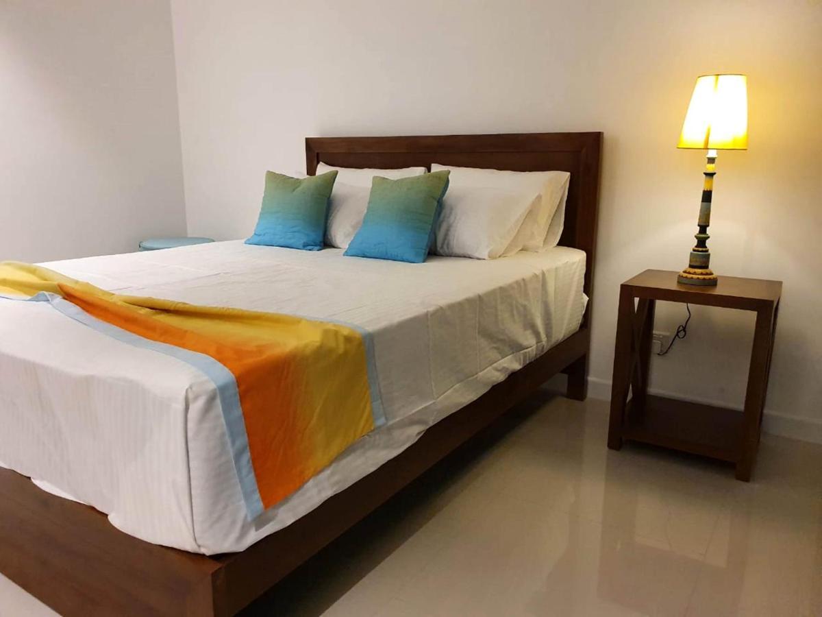 Hasara Oceanfront Apartments Galle Kültér fotó