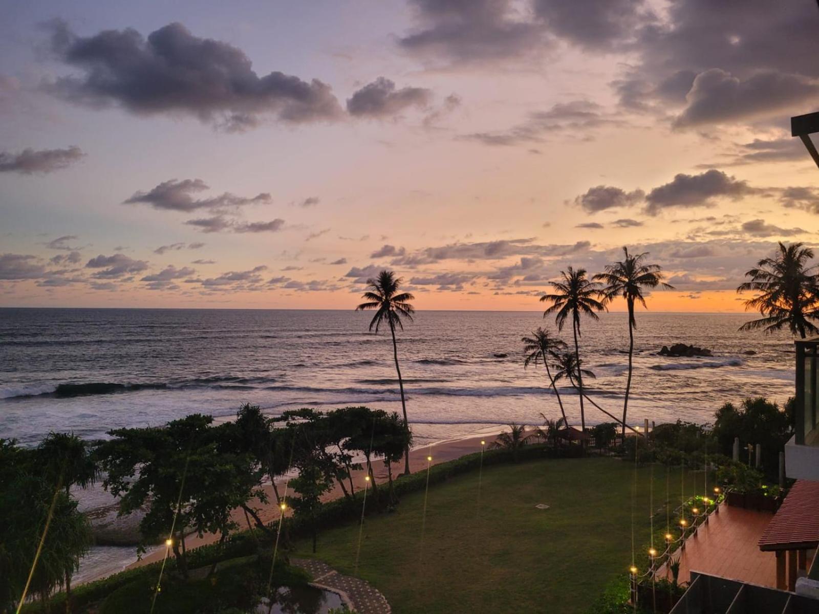Hasara Oceanfront Apartments Galle Kültér fotó