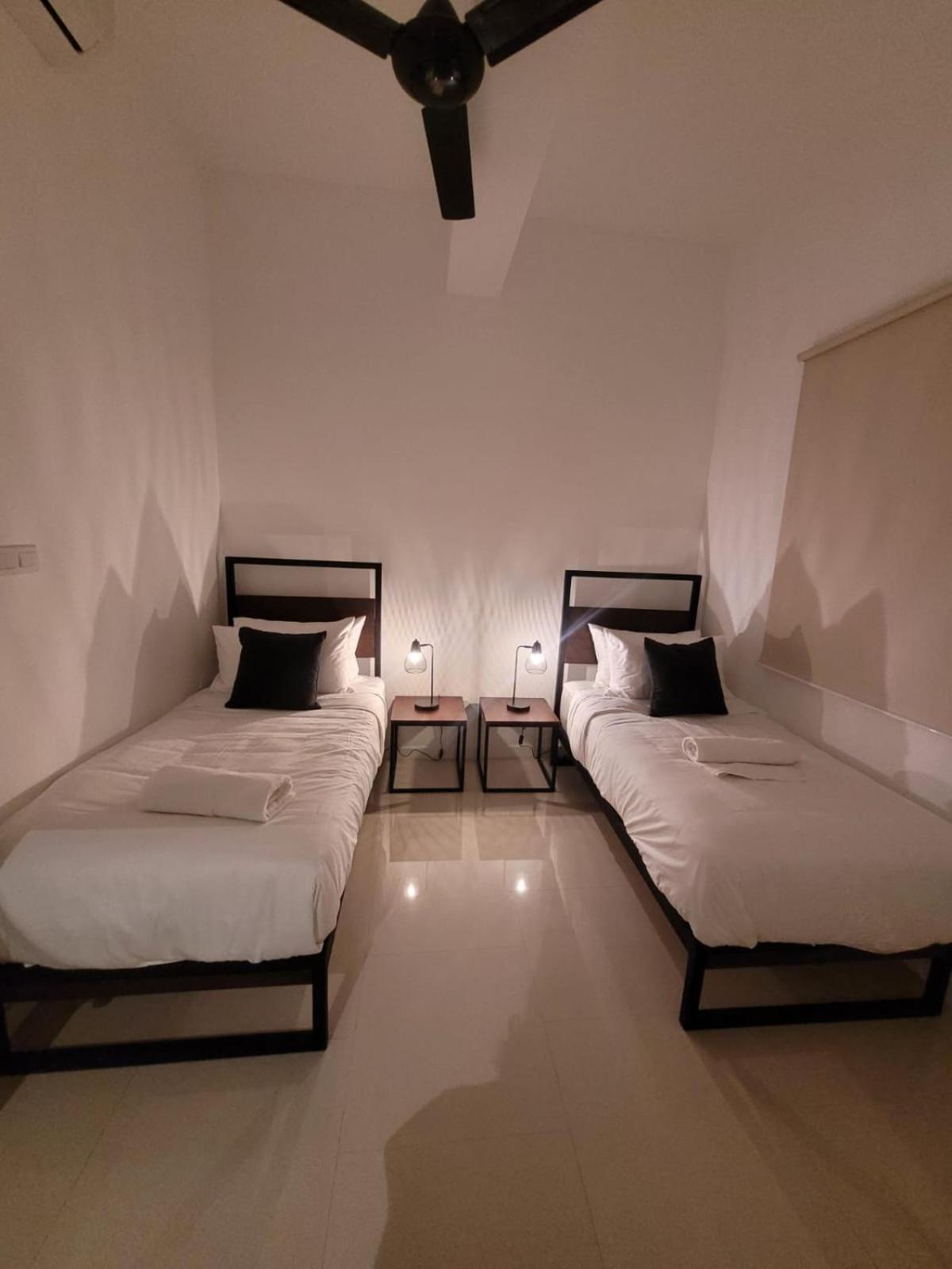 Hasara Oceanfront Apartments Galle Kültér fotó