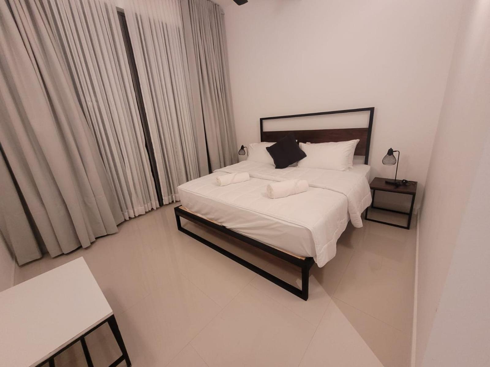 Hasara Oceanfront Apartments Galle Kültér fotó